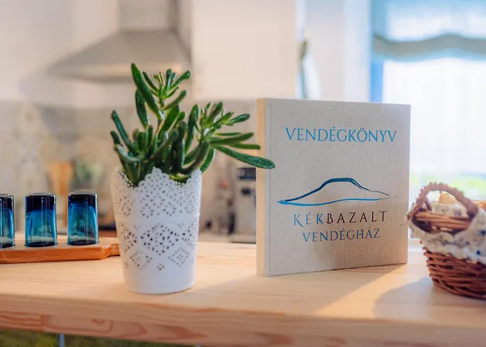 Kekbazalt Vendeghaz